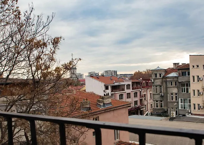 Beautiful Best Location Apartment \